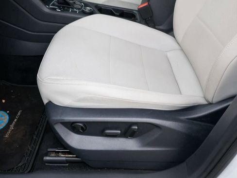 Used 2021 Volkswagen Tiguan SE w/ Panoramic Sunroof Package image 13