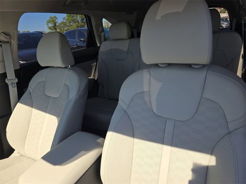 New 2026 Kia Sorento S image 24