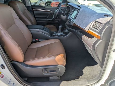 Used 2019 Toyota Highlander Limited AWD/4WD image 27