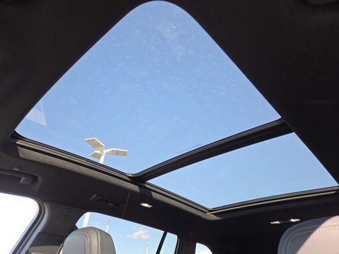 New 2026 Buick Enclave Avenir image 3