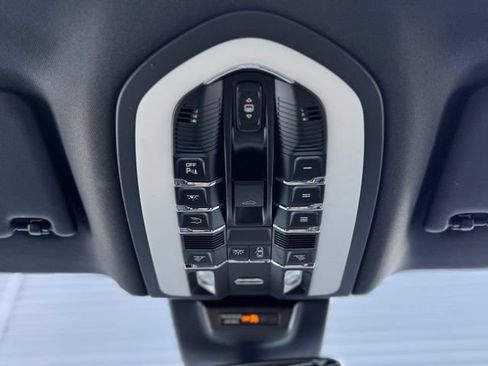 Certified 2026 Porsche Macan AWD/4WD image 26