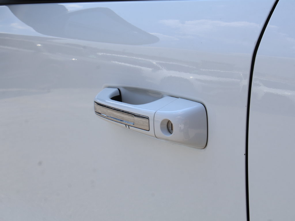 Used 2019 RAM 1500 4x4 Crew Cab image 17