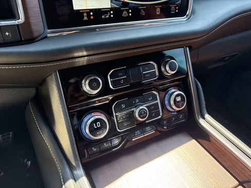 Certified 2023 GMC Yukon Denali Ultimate image 23