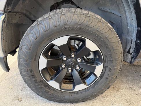 Used 2020 RAM 1500 Laramie AWD/4WD image 4