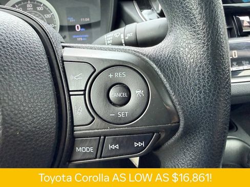 Used 2020 Toyota Corolla LE FWD image 21