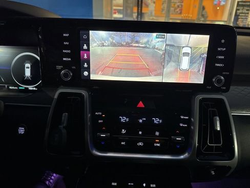 Used 2023 Kia Sorento SX image 9