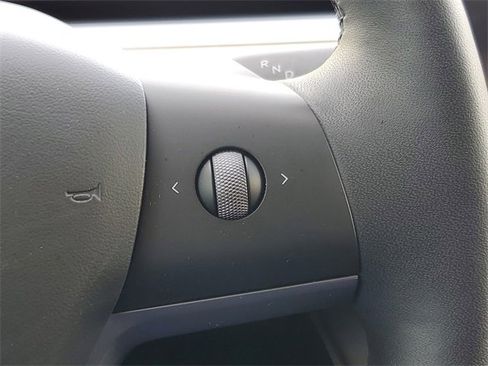 Used 2023 Tesla Model 3 Standard Range image 21