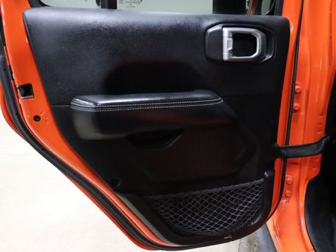 Used 2019 Jeep Wrangler Unlimited Sahara image 14