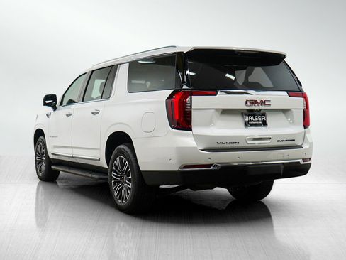 Used 2025 GMC Yukon XL Elevation w/ Technology Package AWD/4WD image 3