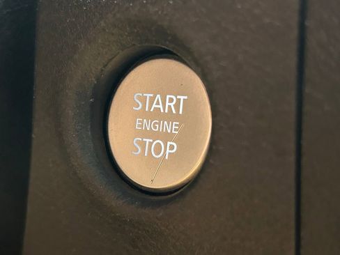 Used 2022 Nissan Frontier SV image 26