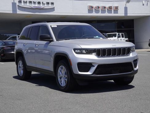 New 2026 Jeep Grand Cherokee Laredo RWD image 2