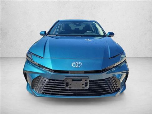 Used 2025 Toyota Camry LE image 2