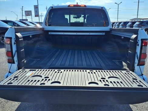 New 2025 Nissan Frontier SV w/ SV Convenience Package image 9