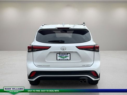 Used 2023 Toyota Highlander XSE image 4