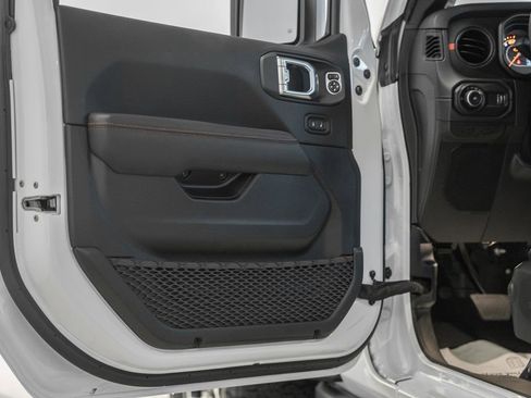 New 2025 Jeep Wrangler Unlimited Rubicon w/ Steel Bumper Group image 37