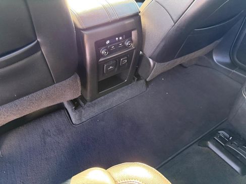 Used 2018 Chevrolet Traverse LT w/ LPO, Black Accent Package image 24