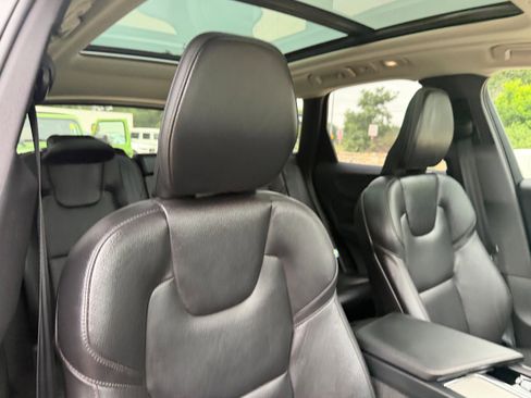 Certified 2025 Volvo XC60 B5 Plus AWD/4WD image 11