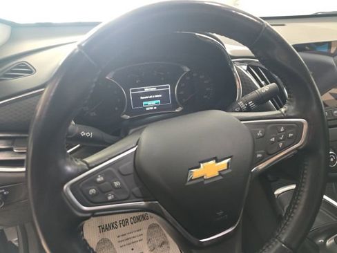 Used 2018 Chevrolet Malibu LT image 14