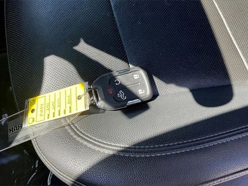 Used 2021 GMC Sierra 1500 SLT image 11