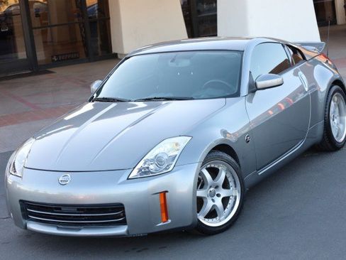 Used 2006 Nissan 350Z Enthusiast w/ (N93) Cargo Convenience Pkg image 1