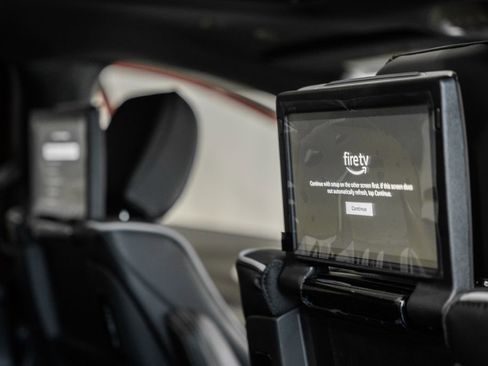 New 2026 Chrysler Pacifica Limited AWD/4WD image 33