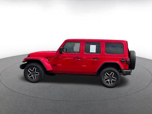 Used 2025 Jeep Wrangler Unlimited Sahara AWD/4WD image 8