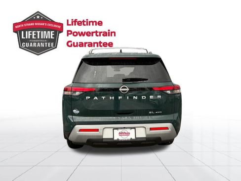 Certified 2025 Nissan Pathfinder SL image 4