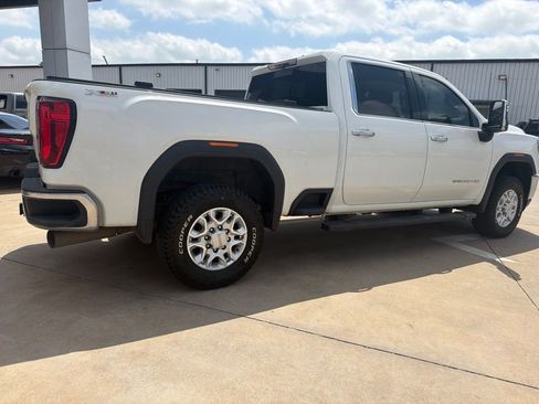 Used 2020 GMC Sierra 2500 SLT w/ Technology Package AWD/4WD image 3