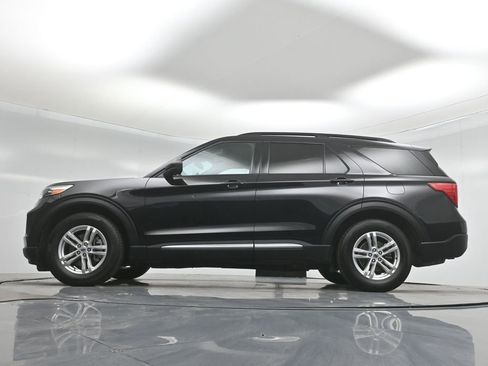 Certified 2022 Ford Explorer XLT image 8