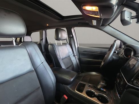 Used 2020 Jeep Grand Cherokee Altitude image 18