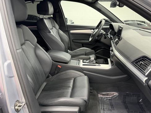 Used 2021 Audi SQ5 Prestige w/ Prestige Package image 24
