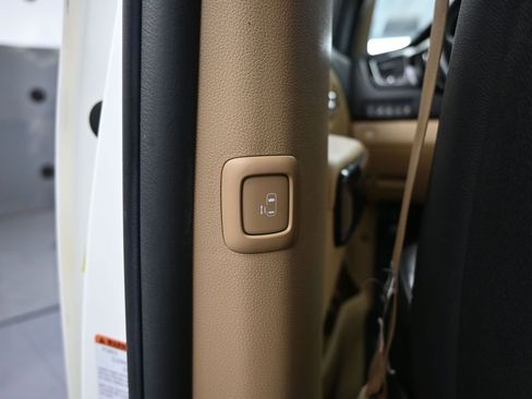 Used 2016 Kia Sedona SX Limited image 45