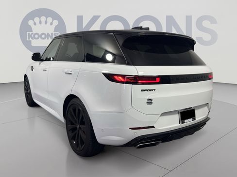 Used 2024 Land Rover Range Rover Sport Dynamic SE AWD/4WD image 4