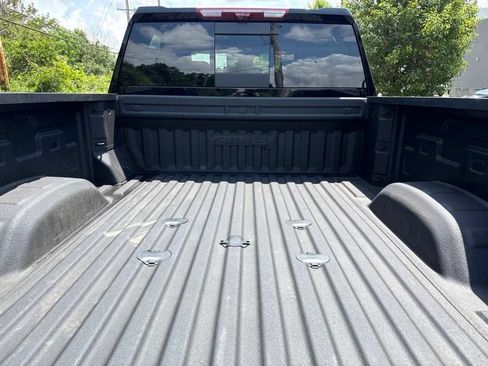 Used 2024 GMC Sierra 2500 AT4 w/ AT4 Premium Plus Package AWD/4WD image 13