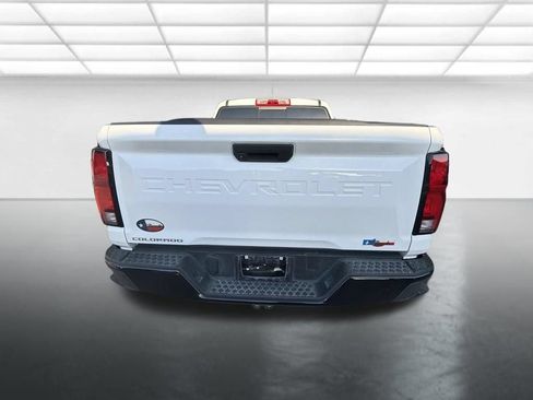 Used 2023 Chevrolet Colorado Z71 AWD/4WD image 3