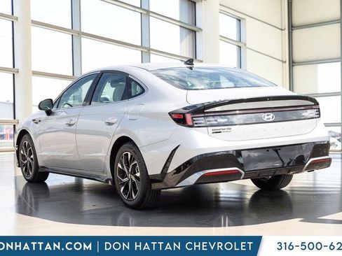 Used 2025 Hyundai Sonata SEL FWD image 22