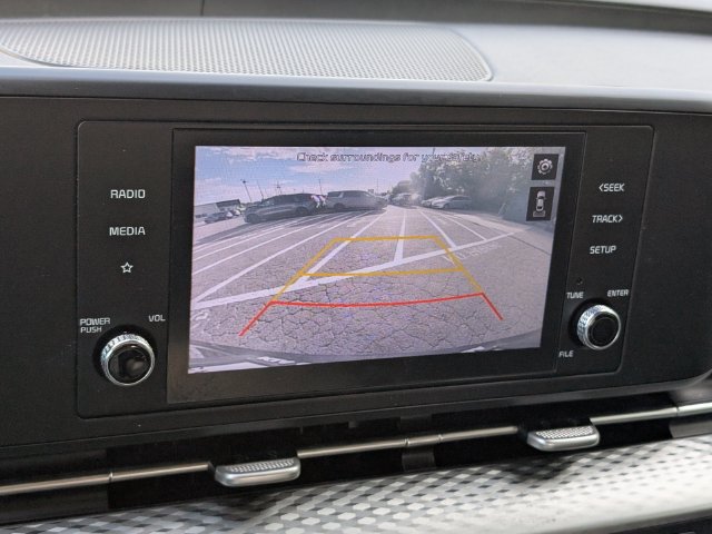 Used 2022 Kia Carnival LX FWD image 22