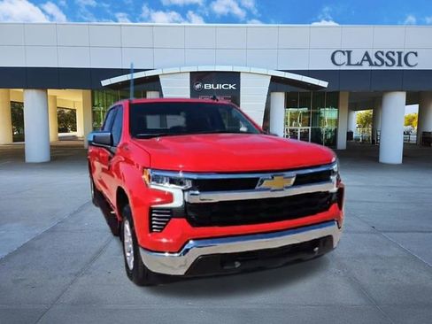 Used 2025 Chevrolet Silverado 1500 LT RWD image 2