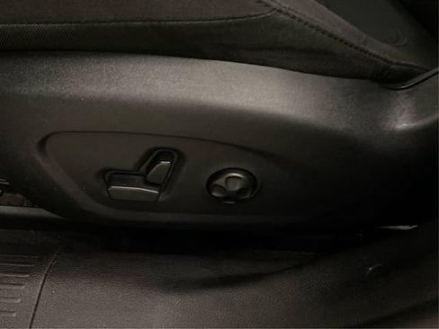 Used 2016 Chrysler 200 Limited w/ Convenience Group FWD image 24