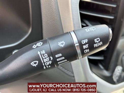 Used 2017 GMC Acadia SLE image 40