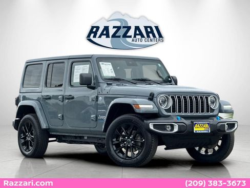 Used 2024 Jeep Wrangler Unlimited Sahara AWD/4WD image 1