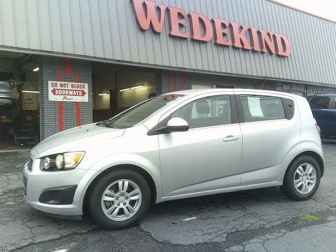 Used 2014 Chevrolet Sonic LT FWD image 3