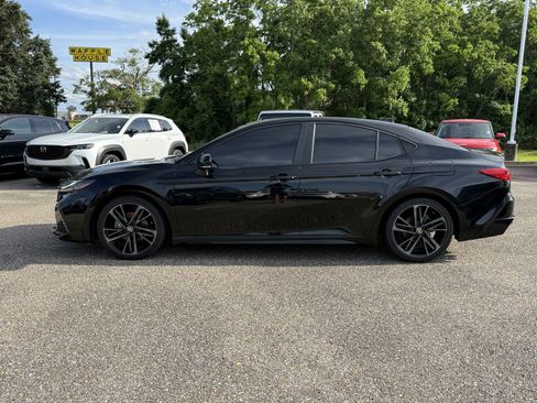 Used 2025 Toyota Camry XSE FWD image 6