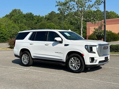 Used 2023 GMC Yukon Denali AWD/4WD image 7