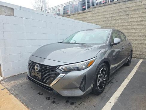 Certified 2025 Nissan Sentra SV image 1