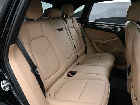Certified 2026 Porsche Macan AWD/4WD image 27