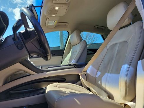 Used 2017 Lincoln MKZ Reserve image 18