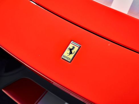 Used 2020 Ferrari 488 Pista Coupe RWD image 6