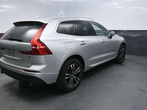 Used 2019 Volvo XC60 T6 Momentum w/ Multimedia Package AWD/4WD image 6