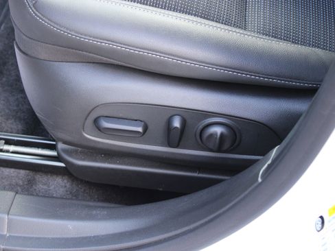 Used 2024 Buick Envista Preferred w/ Convenience I Package image 13